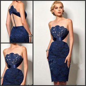Elegant Knee Length Evening Dress Illusion Neck Back Covered Button Lace Applique Formal Prom Dress Short Party Gowns