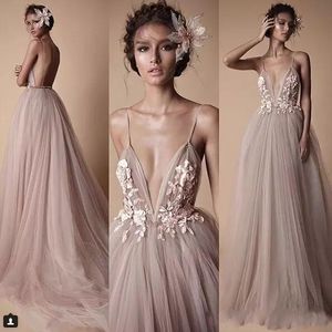 Dantel Romantik Seksi Elbiseler Derin V Boyun Sırtsız 3D Çiçek Aplike Süpürme Tren Gelin Düğün Önlükleri