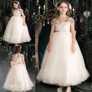 Kleine Braut Blumenmädchenkleider Quadratischer Ausschnitt Spitze Applikationen Kurzarm Mädchen Pageant Kleid Maßgeschneiderte knöchellange Kinder formelle Kleidung