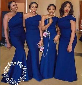 African Plus Size Bridesmaid Dresses One Shoulder Satin Royal Blue Mermaid Bröllop Gästklänning Golvlängd Keps Sleeves Main of Honor Gowns