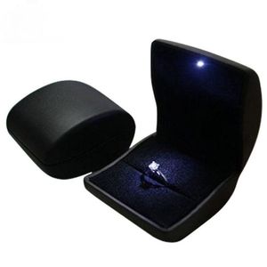 LEDライトプロポーザル婚約結婚贈り物ブラック付きリングボックスPUレザーケース