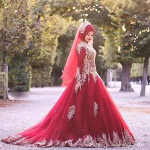 Top-Qualität 2019 muslimische Brautkleider Brautkleider bescheidener Stehkragen mit langen Ärmeln, große A-Linie, Kapellenschleppe, roter Tüll, goldene Spitze Brautkleider