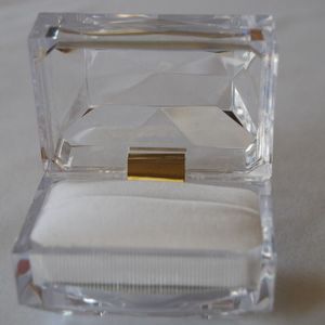 100 sztuk Biżuteria Pudełka Pudełka Pierścieniowa Uchwyt Kolczyk Wyświetlacz Box Akrylowe Przezroczyste Opakowanie weselne Przypadki