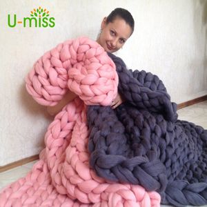 U-miss Fashion Thick Yarn Merino Wool Bulky Knitting Blanket Soft Autumn and Winter Warm Hand Chunky Knitted Sofa Blanket