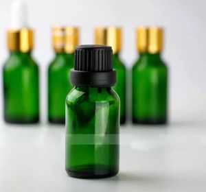 624pcs / lot bottiglie vuote di contagocce di vetro 15ml per aromaterapia di oli essenziali, verde 15ml bottiglie di vetro e-liquid con tappo a vite