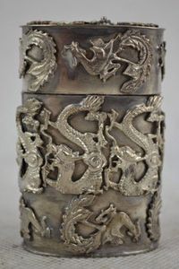 Colecionáveis ​​de idade decorada mão Miao prata escultura Dragon Phoenix tabaco caixa