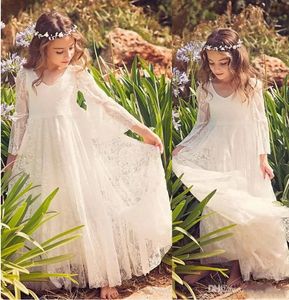 2020 Plaża Flower Girls 'Suknie Koronki Biała Ivory First Communion Suknie dla małej dziewczynki V-Neck Długi rękaw A-Line Dzieci Suknia ślubna