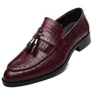 New Men's Flats Shoes Crocodile Leather Tassel Slip On Oxford Shoes For Men Brand Leather Men Dress Shoes Men Loafers