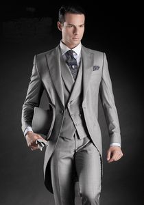 Venda por atacado - Design personalizado Peaked Lapel Luz Cinza Tailcoat Men Party Groomsmen Ternos em smoking casamento (Jacket + Pants + Tie + Vest) NÃO; 297