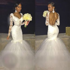 Abiti da sposa da sposa con scollo a V senza schienale 2020 Nuovo pizzo manica lunga Plus Size Country Personalizzato abito da sposa abito da sposa Chiesa Bride Dress Nuovo arrivo