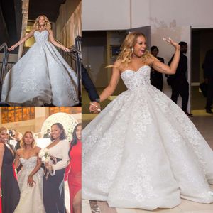 Sweetheart 2019 Nya bröllopsklänningar Beaded Lace Appliqued Luxury Wedding Dress Sweep Train Plus Storlek Bröllopklänningar