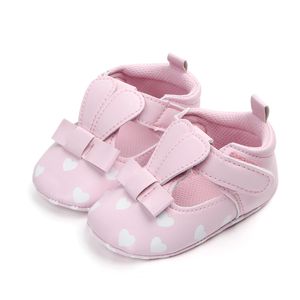 المولود الجديد بنات أحذية الرضع الأميرة نمط الحب القلب طباعة تنفس عدم الانزلاق لينة أسفل أحذية كاك الطفل