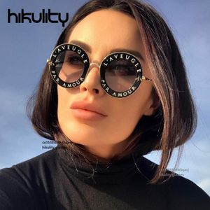 con Cute Bee Vintage Letter Eyewear Frame Occhiali da sole rotondi Donna 2018 Ladies Shades Clear Glasses Men