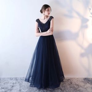 2018 NYA SEXIG V-Neck Lace Beading A-Line Quinceanera Klänningar Bow Tulle Golvlängd Söt 16 Klänningar Debutante 15 År Party Dress BQ59