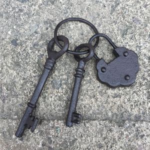 4 Set Cast Iron Key Lock Old Style Jailer 1800 Slave Riproduzione antica Portafogli Portone Keys Brown Appeso Retro Decorazione Vintage