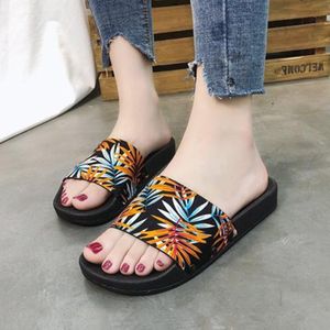 Ny Ankomst Fashion Summer Slide Sandaler Tofflor För Män Kvinnor Varmdesigner Blomma Tryckta Unisex Beach Flip Flops Slipper Hight Quality