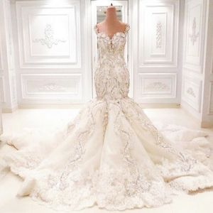 Incredibili abiti da sposa a sirena di Dubai Abito da sposa con strass di cristallo di lusso con applicazioni di pizzo Splendido abito da sposa dell'Arabia Saudita