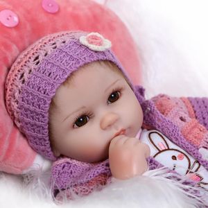 ingrosso Belle Bambole-Bambola del regalo di pollici bebe rinata Bambini rinati del silicone con il corpo del cotone vestito in maglione piacevole Giocattoli realistici delle ragazze dei neonati appena nati