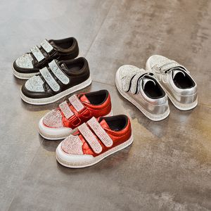 Baby skor barn sneaker grossist nyaste vår höst vamp läder patchwort med diamant för pojkar tjejer skor söta barn fritid skor