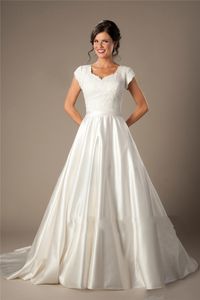 Vestido de Noiva Vintage Lace Satin Modest Bröllopsklänningar Nytt med Cap Sleeves Knappar Enkla Eleganta Kvinnor Bröllopklänningar Billiga Till Salu