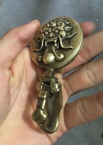 古いコレクタブルの中国の銅の手仕事彫刻されたベルトのバックル