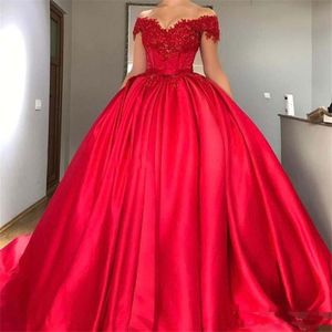 Bescheidene schulter rote Ballkleid Quinceanera Kleider Applikationen Perlen Satin Korsett Schnüre -up -Abschlussballkleider süße sechzehn Kleider