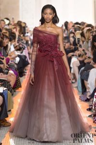 Elie Saab Africano Prom Dresses A Linha de um ombro Lace frisado apliques de pérolas de cristal Burgundy Vestido de Noite Custom Made Formal vestido de festa