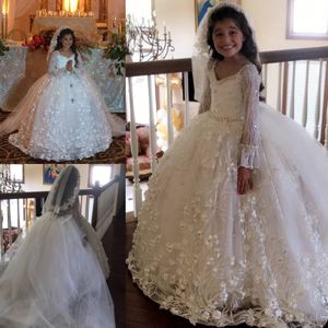 2019 Cute Flower Girl Dresses For Wedding V Neck Lace 3D Floral Appliqued Beads Pearls Long Sleeve Girls Pageant Dress Princess Gowns
