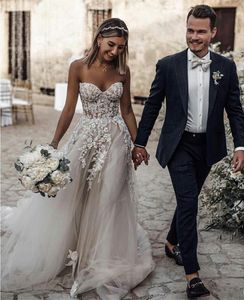 Attractive A Line Bohemian Wedding Dresses Sweetheart Appliques Beading Beach Bridal Dress Tulle Skirt Long Wedding Gowns