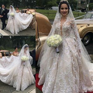 Fantastiska Retro Lace Bröllopsklänningar Vår sommar Långärmade Brudklänningar Custom Made Ball Gown Court Tåg Se genom Bröllop Vestidos