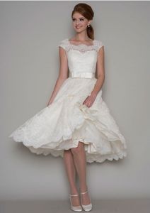 Abiti da sposa corti in pizzo vintage al ginocchio senza maniche con collo trasparente e bottoni sul retro anni '50 abiti da sposa informali a-line su misura Dis186K