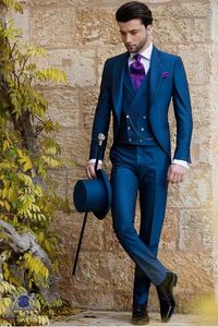Yeni Moda Mavi Tailcoat Damat Smokin Sabah Stil Erkekler Düğün Aşınma Yüksek Kaliteli Erkekler Örgün Balo Parti Suit (Ceket + Pantolon + Kravat + Yelek) 952