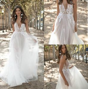 Muse av berta 2019 Bröllopsklänningar V Neck Backless Modest Bridal Gown Appliqued A Line Beach Boho Simple See Through Wedding Dress