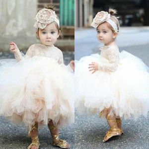 Cute Toddler Puffy Ball Suknia Kwiat Girl Sukienki Koronki Top Bors Długie Rękawy Tulle Ivory Tutu Pierwsza Komunia Suknie MC3010