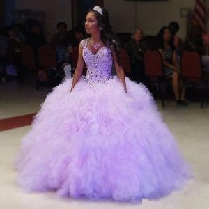 Sexy scintillante chiaro viola lavanda Quinceanera Abito da ballo Abiti a cuore perle di gocce di cristallo Tulle Ruffles Sweet 16 Party Prom Abiti da sera 403 403