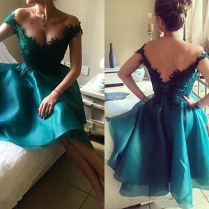 Elegant Off Shoulder Short Homecoming Dresses Lace Applique Juniors Cocktails Short Prom Dress Party Ball Gowns Graduation Club Wear Cheap