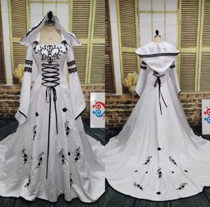 Real Sample Vintage Black And White Wedding Dresses 2018 Long Sleeve Embroidery Lace Appliqued Lace Up Back Bridal Gowns EN12221