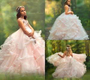 Güzel Vintage Kızlar Pageant Elbiseler Muhteşem Katmanlı Etekler Prenses Çiçek Kız Elbise Düğün Için Dantel 3D Çiçek İnciler Tül Sweep Tren
