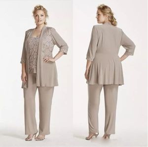 2020 Grey Lace Moder av bruden Klänningar Långärmad Scoop Neck Aftonklänningar Te Längd med Växter Chiffon Formell Moders kostym