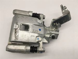 Tylne klocki hamulcowe Caliper L lub R Pented dla Mazda CX-3 2015 DK D1Y1-26-99Z / D1Y1-26-98Z