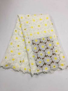 5ヤード/ PC美しい白い花の刺繍アフリカのミルクシルクレース石はドレスBM6-2のためのフランスの綿の生地