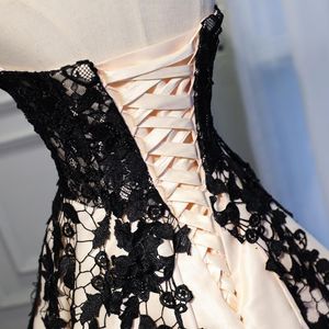 Sexy champagne satinato pizzo nero lunghezza tè abito da sposa corto economico una linea sweetheart corsetto schiena increspato abiti da sposa matrimonio Rea204K