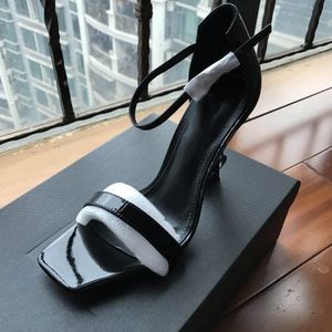 Nuovi Arrivi 2018 della pelle verniciata Tacchi Thrill donne uniche di design a punta punta Abito scarpe da sposa le scarpe di marca sexy lettere tacco sandali + BO