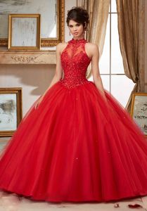 Charmig röd quinceanera klänningar Sheer High Neck Sweet 16 Masquerad Klänning Lace Appliqued Ball Gowns Tulle Debutante Ragazza Prom Crows