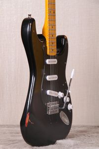 Auf Lager Heavy Relic David Gilmour Signature Black E-Gitarre Vintage-Mechaniken, Chrom-Hardware, Tremolo Bridge Whammy Bar