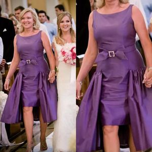 Elegancki 2018 Purpurowy Taffeta Krótka Matka Suknie Panny Młodej Z Kokardą Sash Platy Herbata Długość Formalne Suknie Plus Size Custom Made EN1209