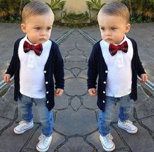 Moda Nowy Zestawy Odzieżowe Dla Dzieci Dla Chłopców Bow Tie Płaszcz Bluzka Koszula Dżinsy Kid Koszulka Garnitur Odzież Zestaw Dla Chłopców Suit 3 PCS Ubrania dla dzieci