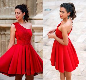 Fashion One Shoulder Red Lace Arabic Homecoming Dresses Satin Sleeveless Knee Length Short Prom Dress Cocktail Graduation Party Club Wear