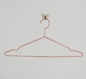 Kina Leverantör Tullmängd Torka Rengöring Brass Billiga Bulk Elegant Rose Gold Kläder Hanger Wire Copper Coat Hängare