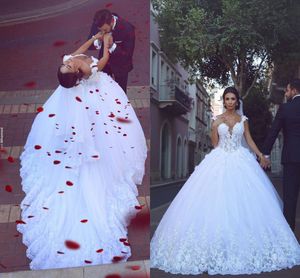 Fashionable Arabic Dubai Ball Gown Dresses Spaghetti Straps Lace Applique Court Train Wedding Bridal Gowns Vestidos De Novia s